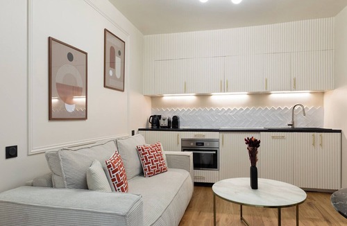 Quartier du Faubourg-Montmartre Apartment | A Nice 1-BR in Opera /Lafayette