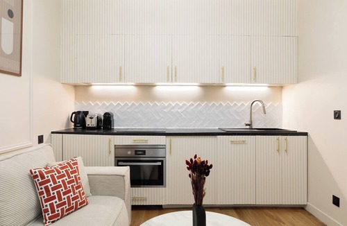 Quartier du Faubourg-Montmartre Apartment | A Nice 1-BR in Opera /Lafayette