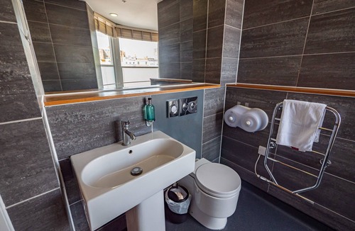 Brighton City Centre Hostel | a&o Brighton Beach