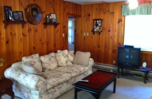 Huletts Landing House | A Paradise Escape at Lake George