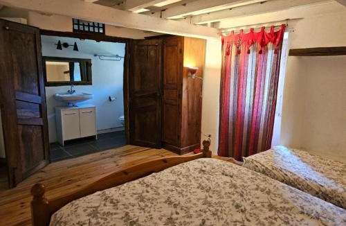 Eygluy-Escoulin House | A pas d'âne