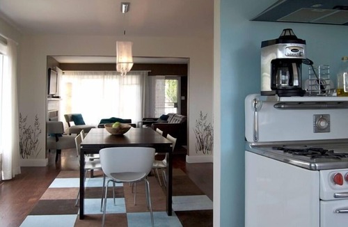 Maxwell Park Apartment | A peaceful, comfortable Oakland retreat with panoramic San Francisco Bay views