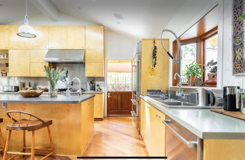 Venice House | A Peaceful Garden Sanctuary