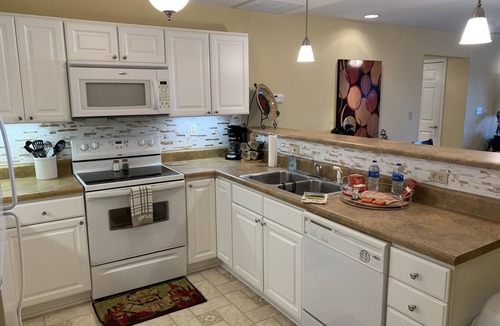 Bluff City Condo | A Peaceful Pit Stop: Speedway! Dragstrip! Casino! Downtown!