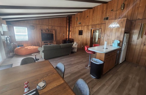 Graham House | A peaceful, quiet retreat in Elm Creek Cove