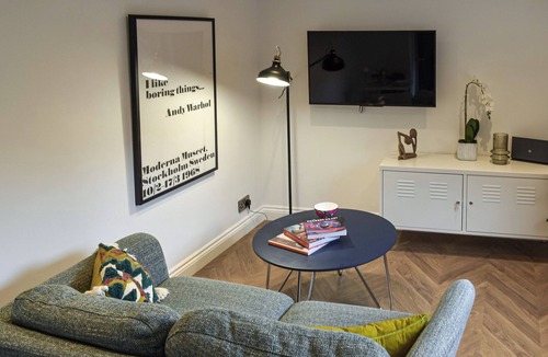 Knaresborough Cottage | A perfect base for couples to explore everything Yorkshire has to offer.