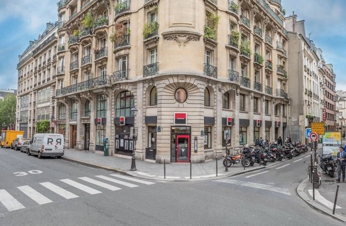 3rd Arrondissement Apartment | A PERFECT BLEND OF MODERN COMFORT & AUTHENTIC PARISIAN CHARM – 200 SQM -MARAIS