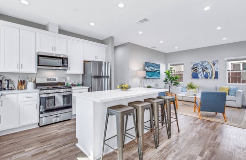 Norwalk House | A Perfect Brand New Family Home Close to DisneyLand - Norwalk