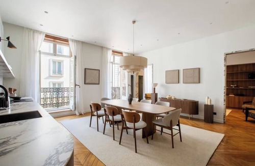 Faubourg-du-Roule Apartment | A PERFECT COMBINATION OF PARISIAN CHARM & MODERN COMFORT – CHAMPS ELYSEES
