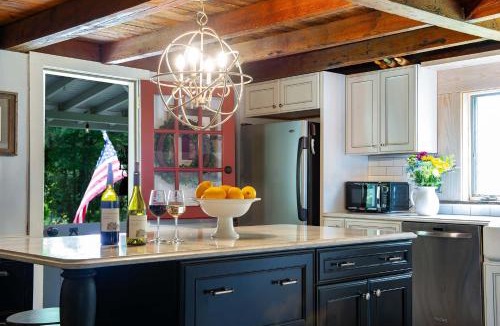 Rowland House | A perfect couples fall getaway
