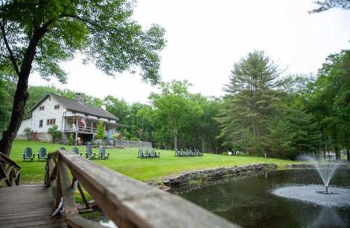 Rowland House | A perfect couples fall getaway