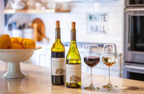 Rowland House | A perfect couples fall getaway