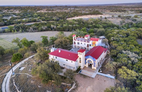 Spicewood Cottage | A perfect destination for lovers of excellence and fine art