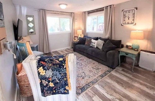 Fruitland Cottage | A Perfect Escape
