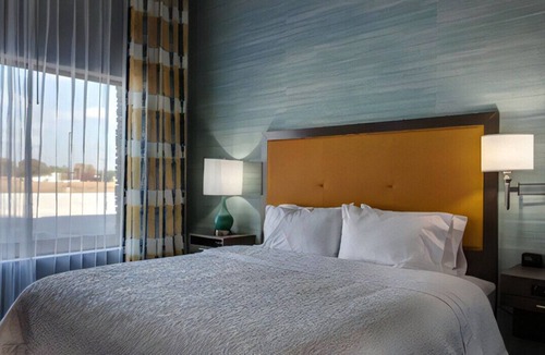 Wichita House | A Perfect Intimate Retreat w/ a Touch of Luxury