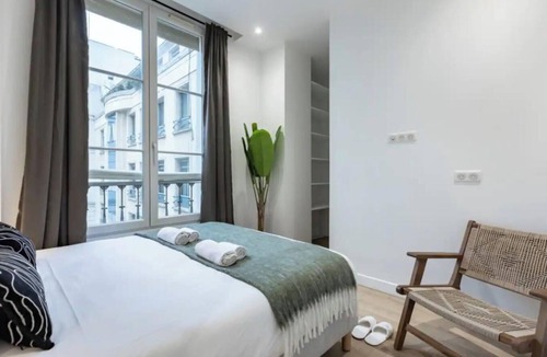 Gaillon Apartment | A PERFECT PARISIAN RETREAT LOCATED NEXT TO LOUVRE & PALAIS ROYAL - RUE MONSIGNY