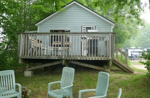Broadbent Cabin | A Pet friendly, Cozy cabin for a relaxed stay.