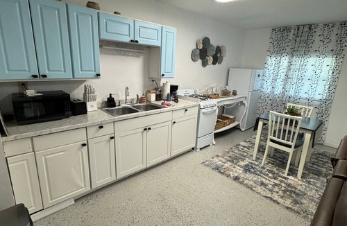 Astor Apartment | A Pierson Studio Home by the River