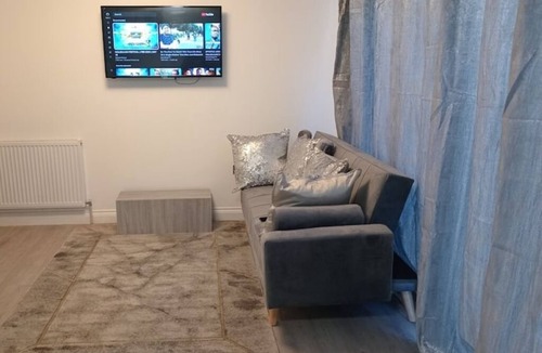 Dagenham Apartment | A Place To Dream And Rest