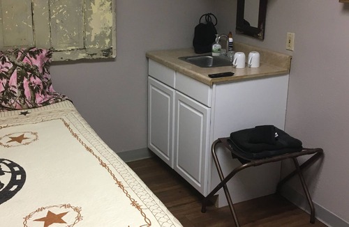 Bandera House | A Place to Stay!