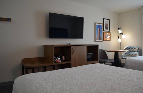 Tomball Hotel | A Place You'll Surely Enjoy! 2 Convenient Units, Outdoor Pool, Free Breakfast!