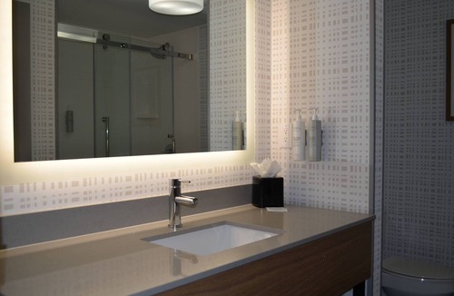 Tomball Hotel | A Place You'll Surely Enjoy! 2 Convenient Units, Outdoor Pool, Free Breakfast!
