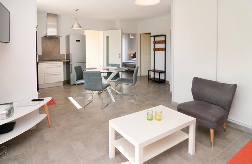 Saint-Ambroix House | A pleasant vacation home with great views of vineyards and estates.