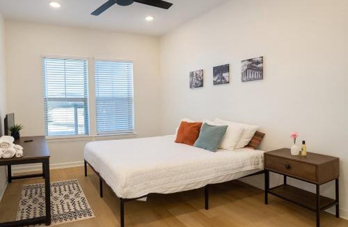 Sherman Apartment | A plus location pool washer dryer gym modern
