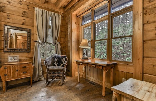 Suches Cabin | A-pool-achian Escape