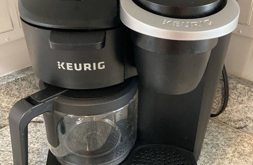 Yacht Club House | A pool, pool table, and dolphins? Oh my! 3bed 2 bath on canal 2 blocks to beach