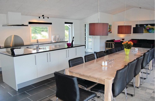 Ho House | A popular vacation home with eight good bedrooms.