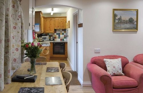 Launceston Cottage | A pretty 2 bedroom barn conversion set within an equestrian centre.