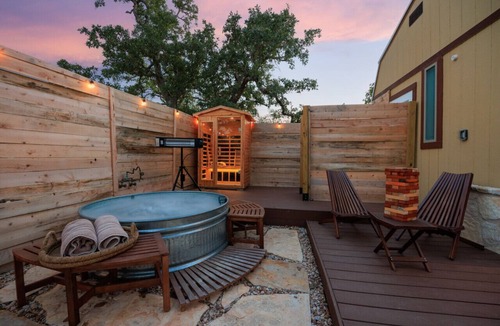 Wimberley Cabin | A+ Privacy | Romantic Lux | Sauna | Hot/Cold Pool