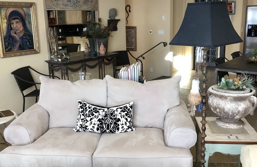 South Capitol Condo | A PRIVATE LOFT IN A GREAT WALKABLE URBAN LOCATION