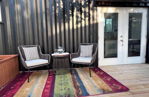 Seguin Cottage | A Private Retreat Surrounded By The Peaceful Charm of Alpacas