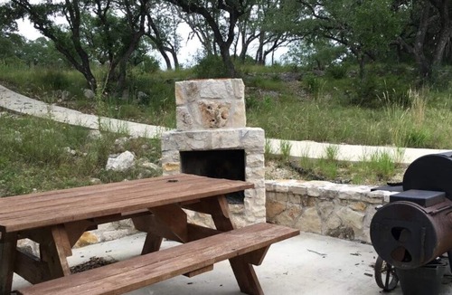 Rio Frio Cabin | A private Texas Hill Country cabin near the Frio, perfect for single families.