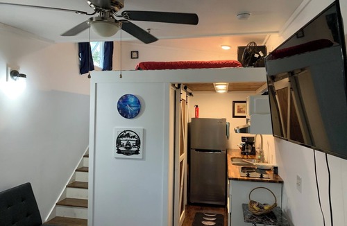 Columbia Apartment | A private tiny guest house tucked away on a quiet piece of country property.