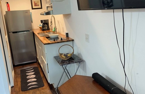 Columbia Apartment | A private tiny guest house tucked away on a quiet piece of country property.