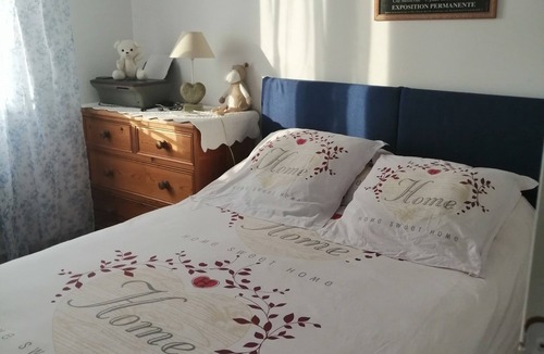 Serignan-du-Comtat Bed & Breakfast | A Provencal house for summer vacations