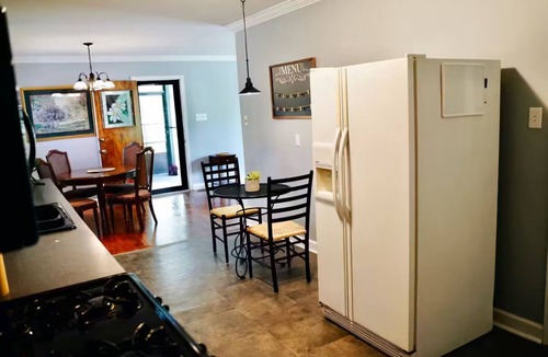Little Rock House | A quaint and peaceful home - perfect for a family getaway close to everything!