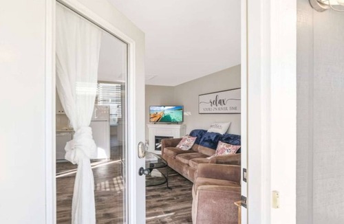 Ottawa House | A Quaint, Inviting Retreat