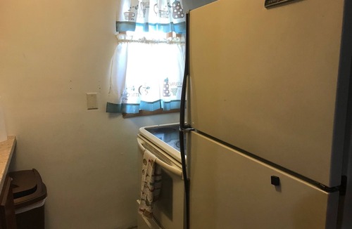 South Bend Apartment | A Quaint, Private 1 Bdrm Apt, 10 mins from ND