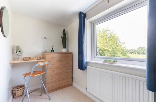 Eastington Cottage | A Quaint, Relaxing 3-Bed Cottage in Eastington