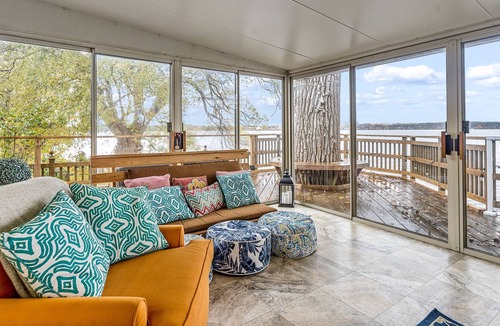 Prince Edward House | A quick car ride to the Sandbank beaches along with many other hot spots.