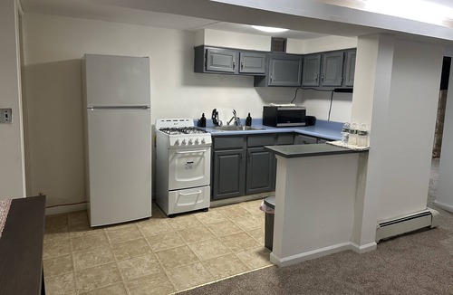 North Side Apartment | A quiet apartment near to everything with free parking