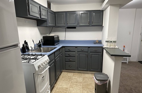 North Side Apartment | A quiet apartment near to everything with free parking