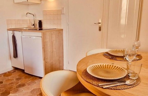 Mauleon Apartment | A quiet, authentic 1808 studio near Puy du Fou