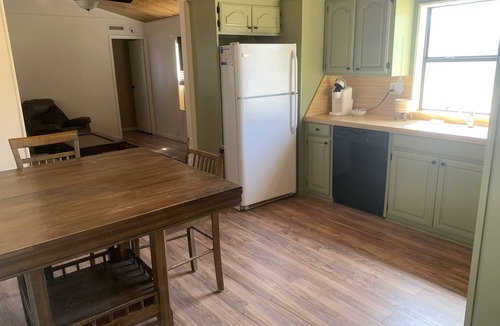 Dimmit County House | A quiet country retreat 8 miles from town.