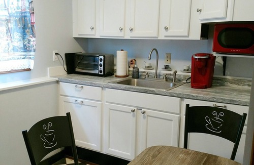 Danby Apartment | A quiet place near Ithaca, Ithaca College & Cornell.