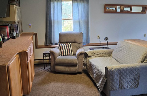 Danby Apartment | A quiet place near Ithaca, Ithaca College & Cornell.